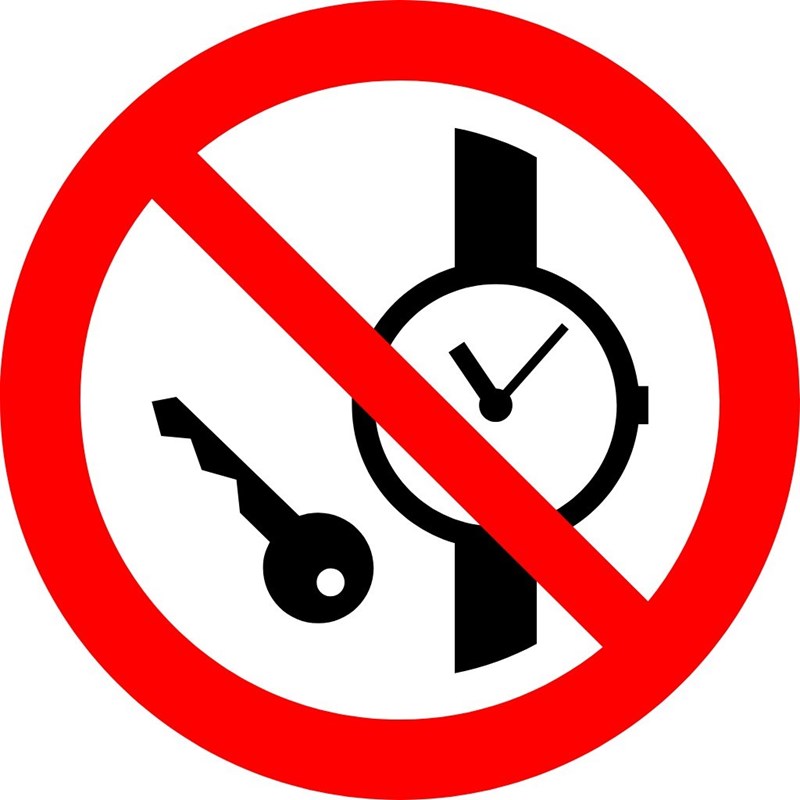 Objets métalliques et montres interdits