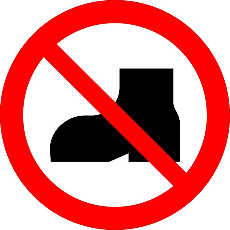 Chaussures d'extérieur interdites